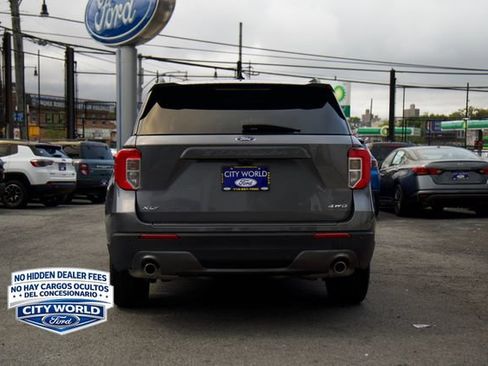 Certified 2024 Ford Explorer XLT w/ Equipment Group 202A AWD/4WD image 4