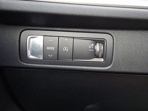 New 2026 Chevrolet Traverse LT w/ Sun and Wheel Package FWD image 14