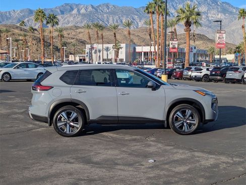 Used 2024 Nissan Rogue SL w/ SL Premium Package image 5