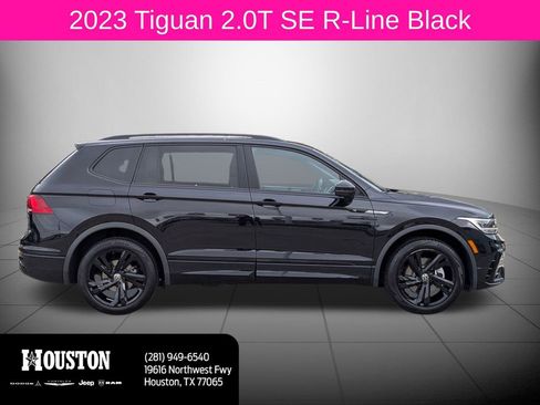Used 2023 Volkswagen Tiguan SE R-Line image 2