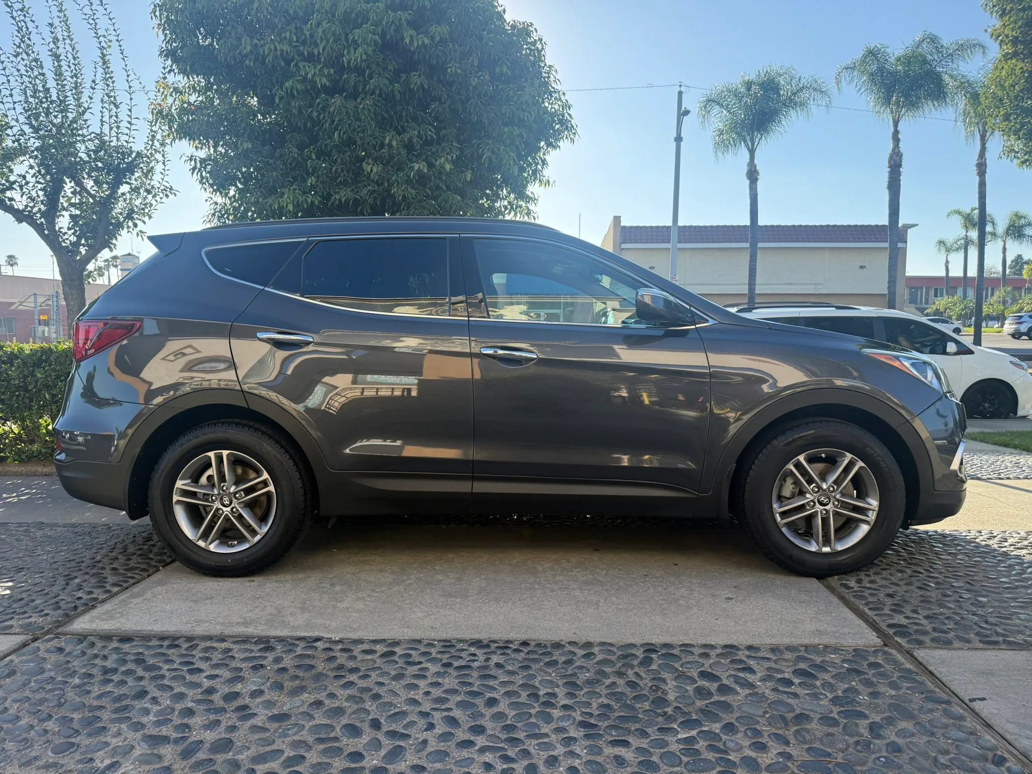 Used 2018 Hyundai Santa Fe Sport w/ 2.4L Value Package 02 FWD image 5