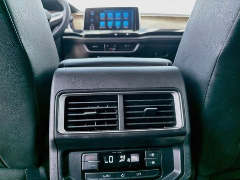 Used 2024 Volkswagen Atlas SE FWD image 21