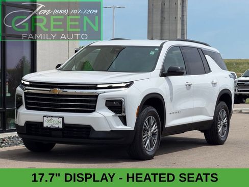 Used 2025 Chevrolet Traverse LT AWD/4WD image 1