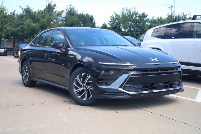 New 2026 Hyundai Sonata Blue FWD image 2