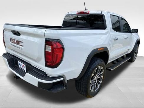 Used 2024 GMC Canyon Denali image 8