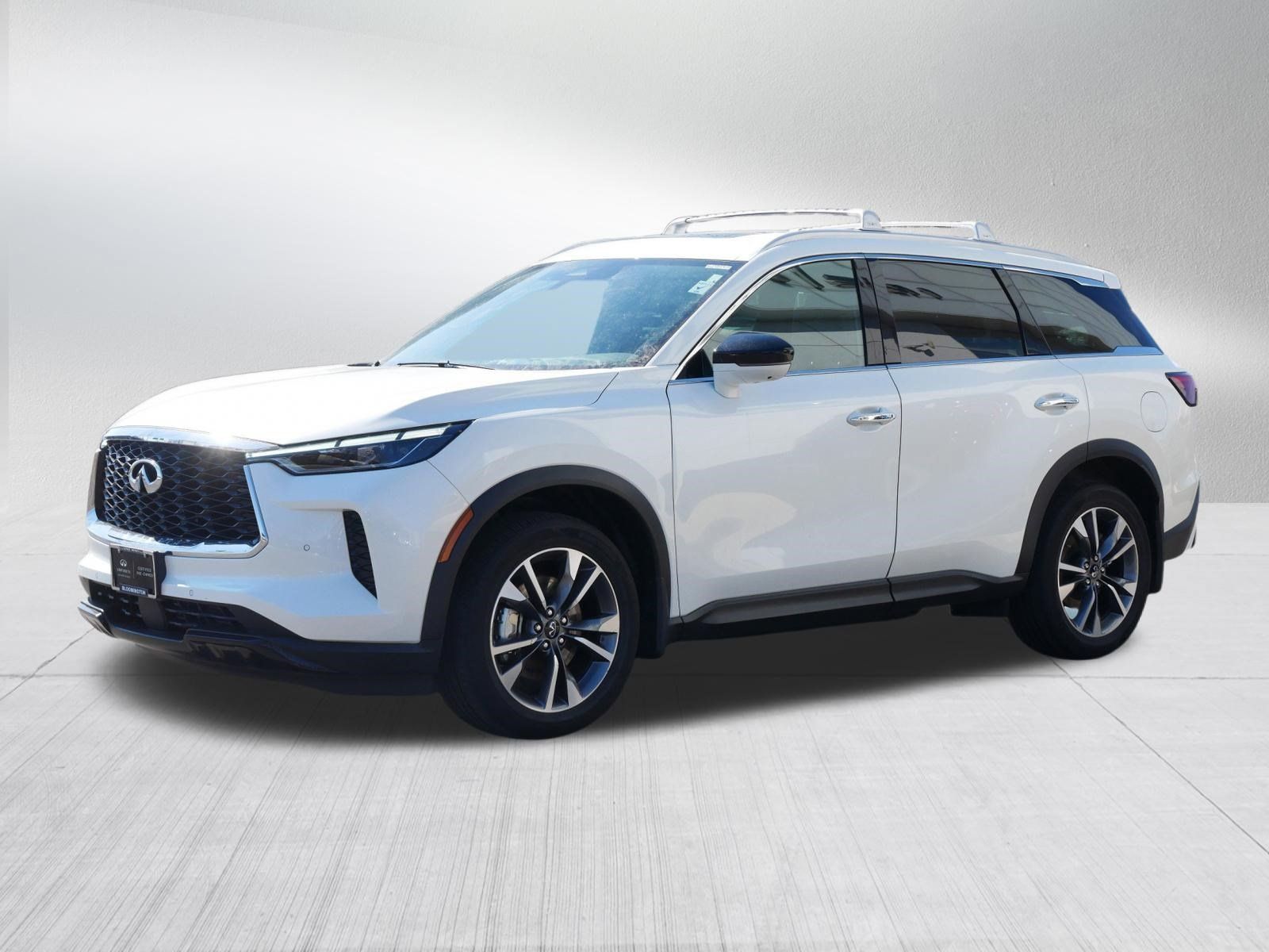 Certified 2025 INFINITI QX60 Luxe w/ Cargo Package AWD/4WD image 3
