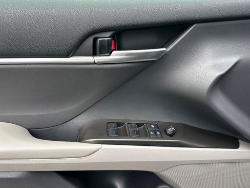 Used 2023 Toyota Camry LE image 12