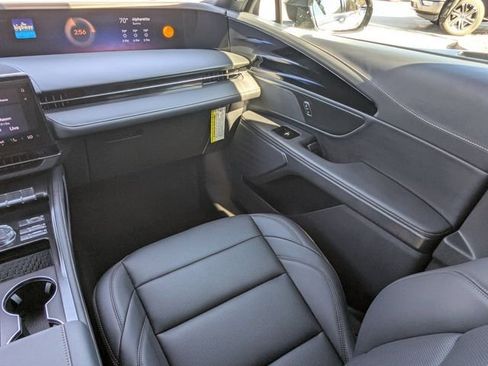 New 2025 Lincoln Nautilus Premier w/ Jet Appearance Package image 17