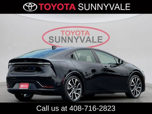 Used 2024 Toyota Prius Prime Premium FWD image 4