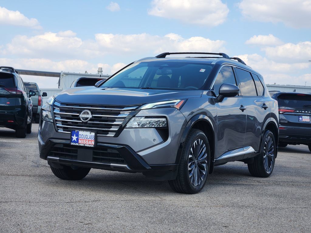 Used 2025 Nissan Rogue Platinum w/ Platinum Premium Package FWD image 2