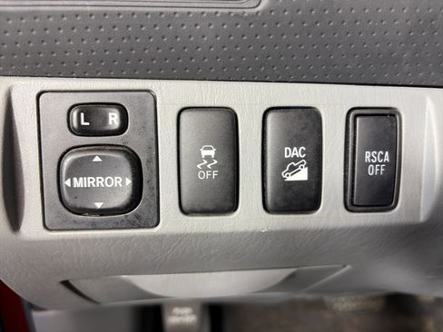 Used 2014 Toyota Tacoma 4x4 Double Cab w/ TRD Off-Road Package image 29