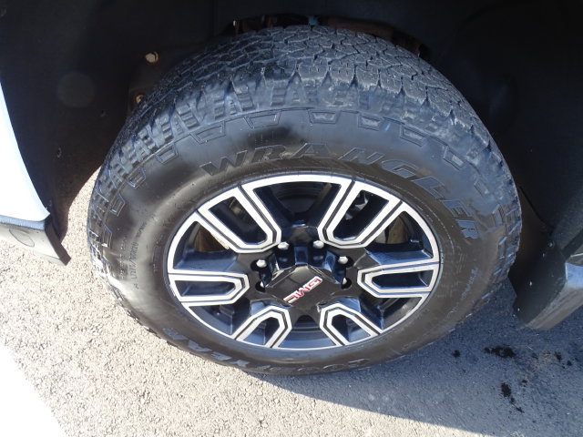 Certified 2022 GMC Sierra 2500 AT4 w/ AT4 Preferred Package AWD/4WD image 30