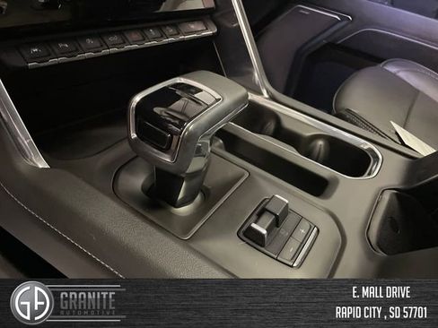 Used 2023 GMC Sierra 1500 Denali w/ Denali Reserve Package AWD/4WD image 13