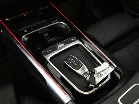 New 2026 Mercedes-Benz GLB 250 4MATIC image 13