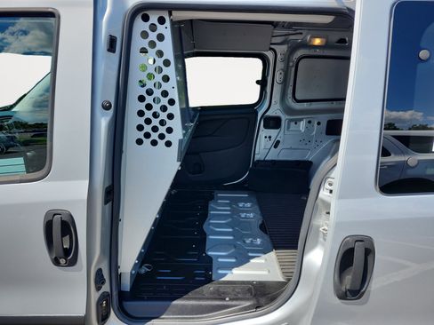 Used 2017 RAM ProMaster City Tradesman SLT FWD image 13