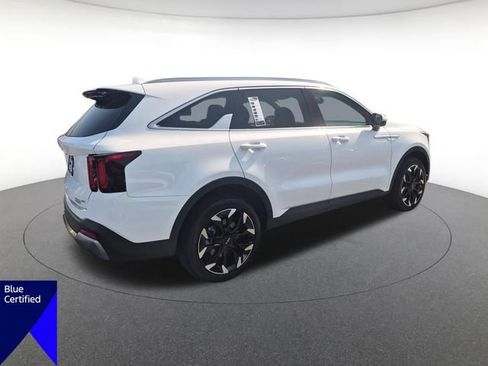 Used 2025 Kia Sorento EX AWD/4WD image 3