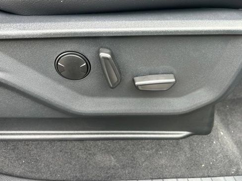 New 2026 Ford F250 Lariat w/ Black Appearance Package AWD/4WD image 13