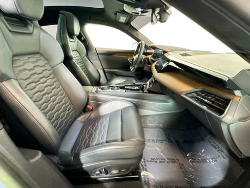 Used 2023 Audi e-tron GT Premium Plus image 26