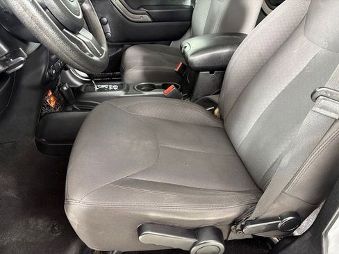 Used 2017 Jeep Wrangler Unlimited Sport AWD/4WD image 12