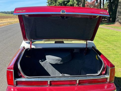 Used 1996 Lincoln Town Car Signature RWD image 36