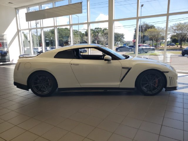 Used 2014 Nissan GT-R Track Edition AWD/4WD image 5