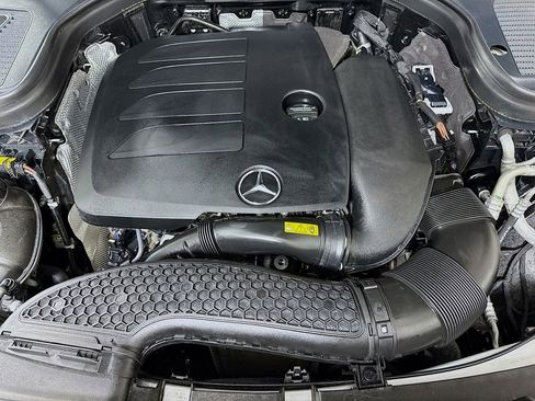 Used 2022 Mercedes-Benz GLC 300 4MATIC image 33