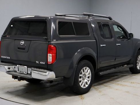 Used 2011 Nissan Frontier SL image 12