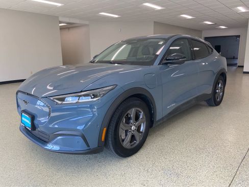 Used 2023 Ford Mustang Mach-E Select image 9