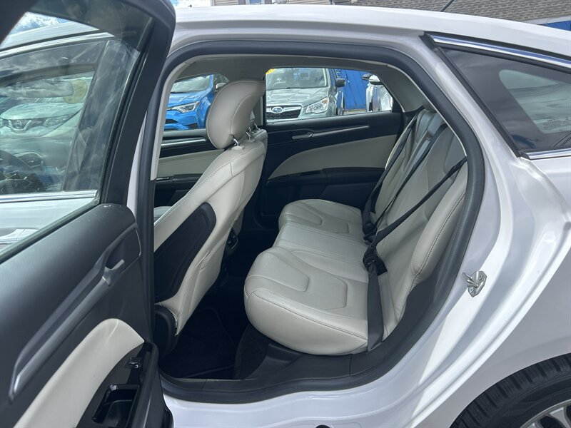 Used 2014 Ford Fusion Titanium FWD image 10