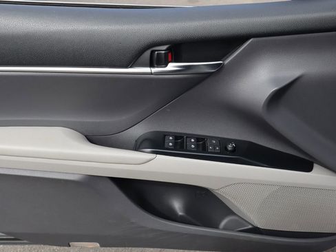 Used 2019 Toyota Camry LE w/ Sunroof Package image 16