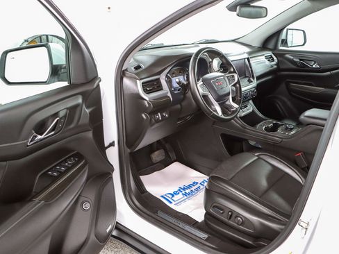 Used 2023 GMC Acadia SLT image 3