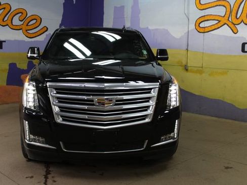 Used 2016 Cadillac Escalade Platinum AWD/4WD image 3
