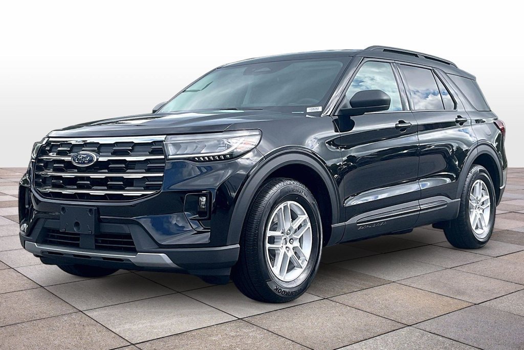 New 2026 Ford Explorer Active w/ Active Comfort Package RWD image 2