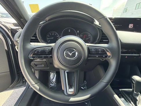 Used 2025 MAZDA MAZDA3 Hatchback w/Premium Plus Pkg image 8