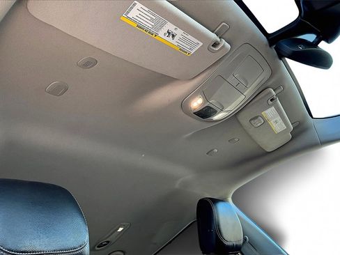 Used 2022 Chrysler Pacifica Touring-L image 22