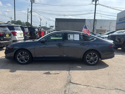 Used 2023 Honda Accord EX image 8