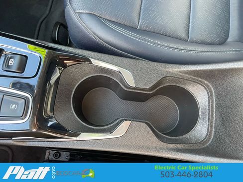 Used 2022 Chevrolet Bolt EUV LT w/ Convenience Package image 25