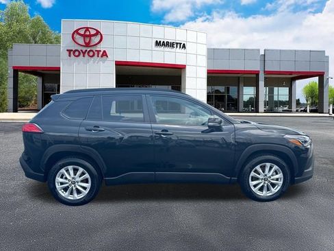 Used 2024 Toyota Corolla Cross LE w/ Moonroof Package FWD image 29