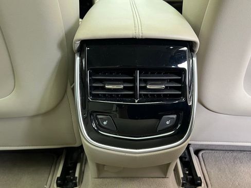 Used 2014 Cadillac XTS Luxury FWD image 11