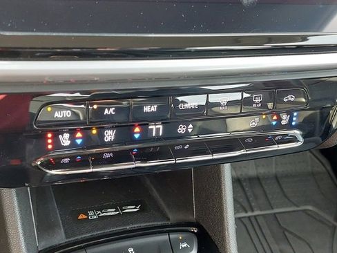 Used 2023 Chevrolet Bolt EUV LT w/ Convenience Package image 38