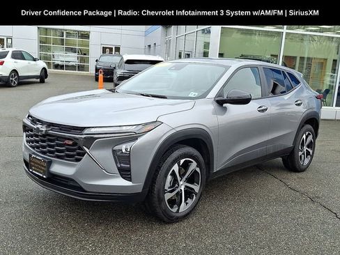 Used 2024 Chevrolet Trax RS w/ Driver Confidence Package image 3