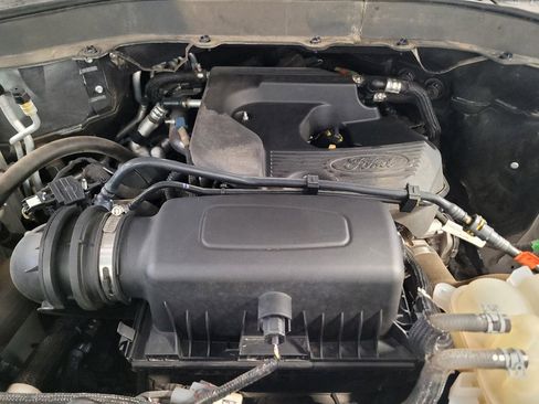Used 2020 Ford Explorer XLT w/ Equipment Group 202A RWD image 30