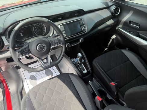 Used 2020 Nissan Kicks SV FWD image 5