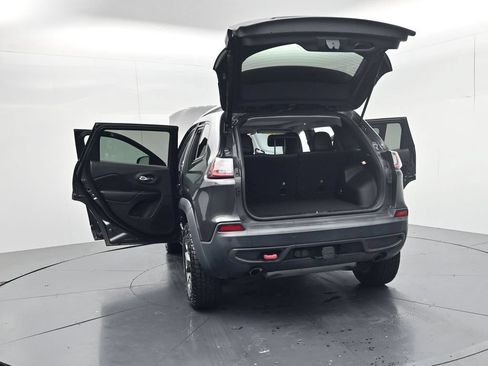 Used 2019 Jeep Cherokee Trailhawk AWD/4WD image 63