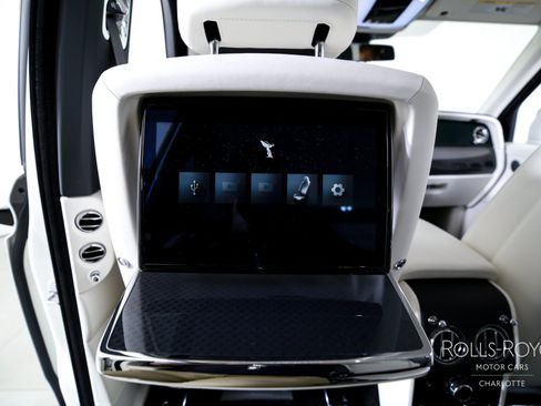 New 2026 Rolls-Royce Cullinan Black Badge AWD/4WD image 21