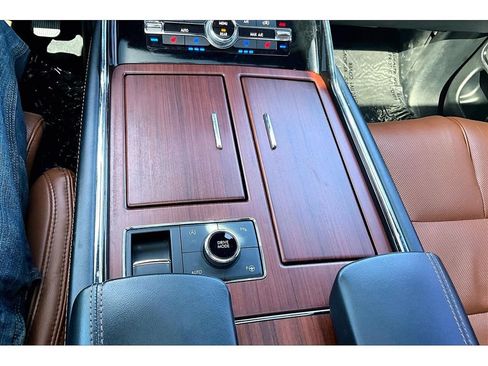 Used 2021 Lincoln Navigator Reserve AWD/4WD image 14
