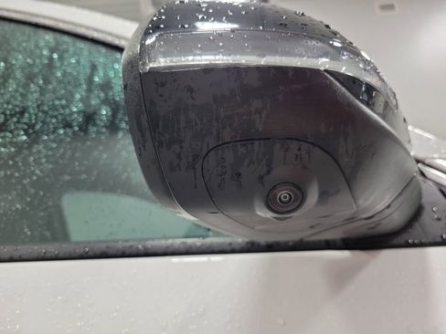 Used 2024 Chevrolet Traverse LT image 48