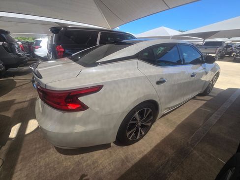 Used 2017 Nissan Maxima Platinum FWD image 9