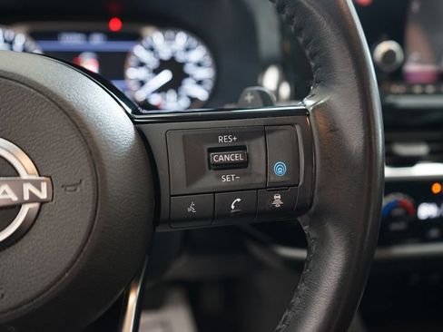 Used 2022 Nissan Pathfinder SV AWD/4WD image 32