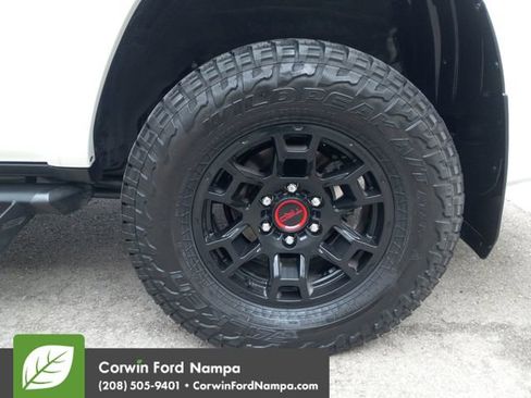 Used 2022 Toyota 4Runner TRD Off-Road Premium image 31